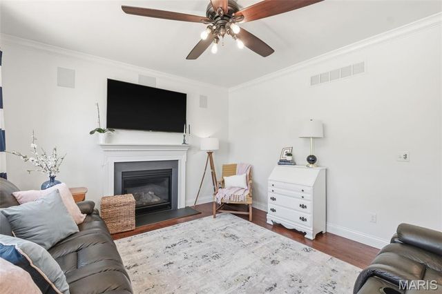 213 Mason Glen Drive, Lake St Louis, MO 63367
