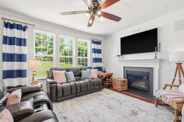 213 Mason Glen Drive, Lake St Louis, MO 63367