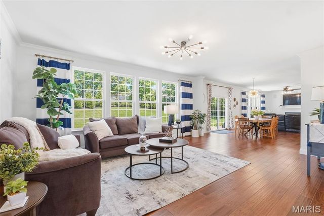 213 Mason Glen Drive, Lake St Louis, MO 63367