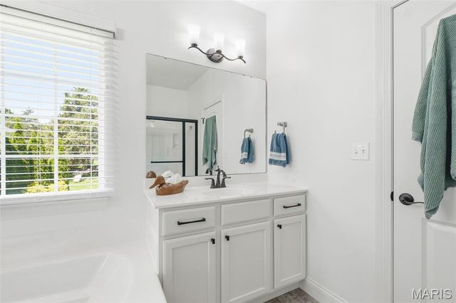 213 Mason Glen Drive, Lake St Louis, MO 63367