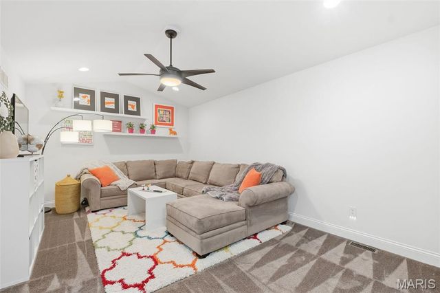 213 Mason Glen Drive, Lake St Louis, MO 63367