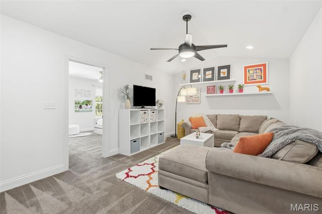 213 Mason Glen Drive, Lake St Louis, MO 63367