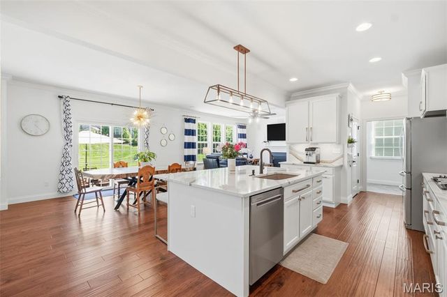 213 Mason Glen Drive, Lake St Louis, MO 63367