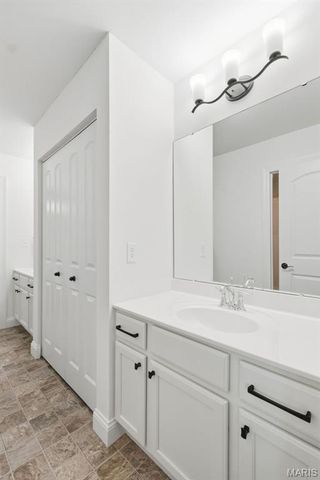 213 Mason Glen Drive, Lake St Louis, MO 63367