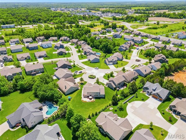 213 Mason Glen Drive, Lake St Louis, MO 63367