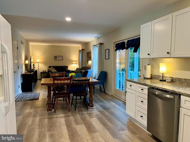 710 OXFORD RD, Lancaster, PA 17601