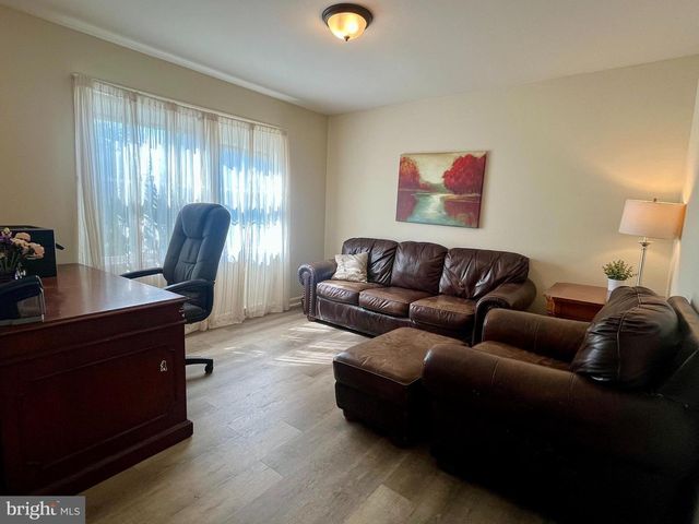 710 OXFORD RD, Lancaster, PA 17601