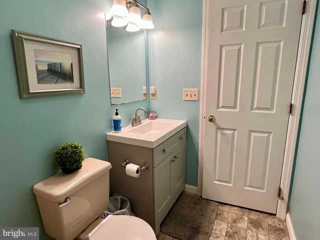 710 OXFORD RD, Lancaster, PA 17601