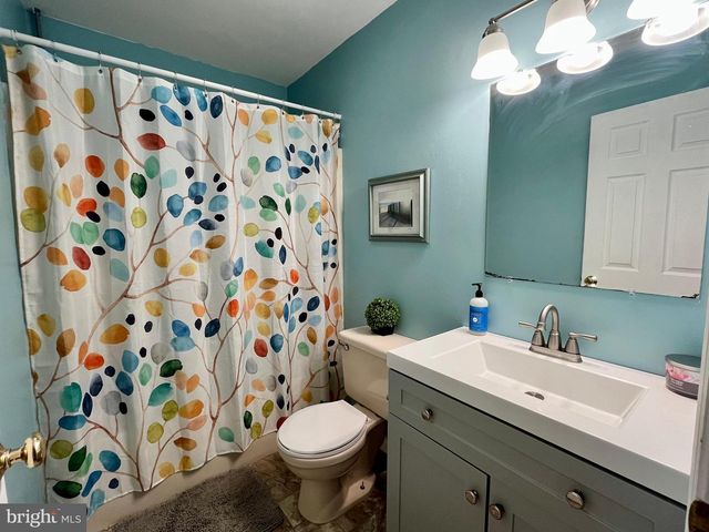 710 OXFORD RD, Lancaster, PA 17601