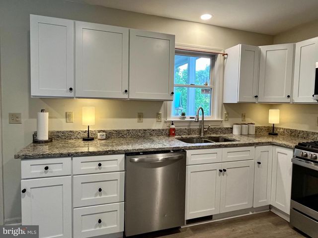 710 OXFORD RD, Lancaster, PA 17601