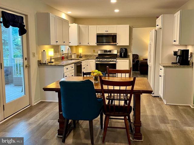 710 OXFORD RD, Lancaster, PA 17601
