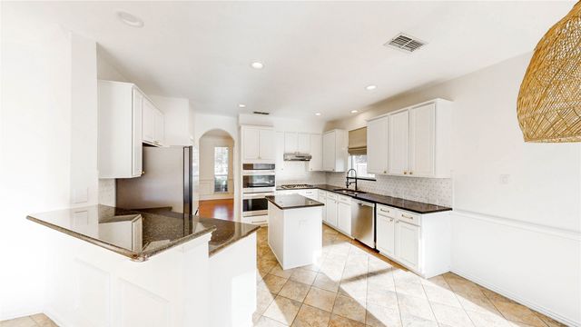 2701 Stone Creek Drive, Flower Mound, TX 75028