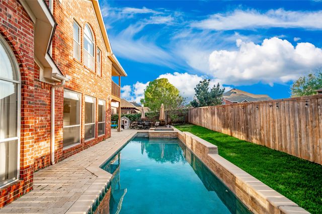 2701 Stone Creek Drive, Flower Mound, TX 75028