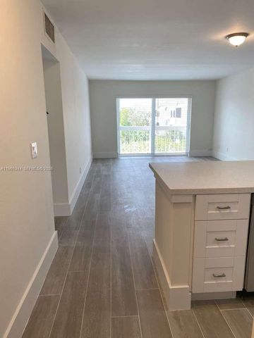 7701 Camino Real AQ-401, Miami, FL 33143