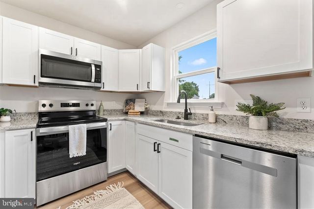 147 LONGSTREET AVE, Fredericksburg, VA 22401