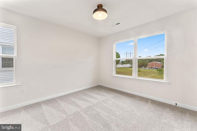 147 LONGSTREET AVE, Fredericksburg, VA 22401