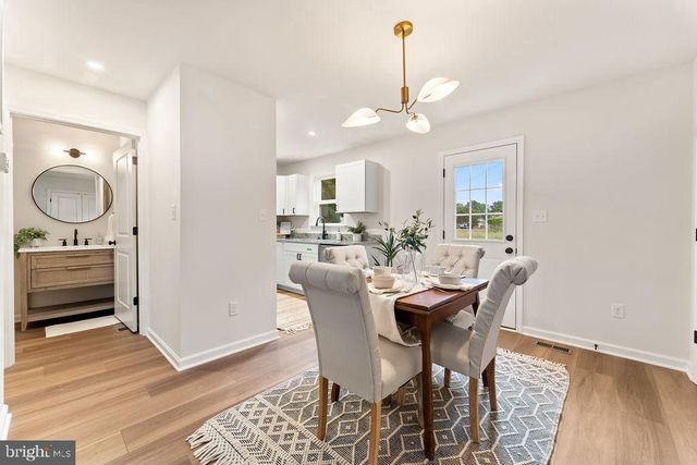 147 LONGSTREET AVE, Fredericksburg, VA 22401