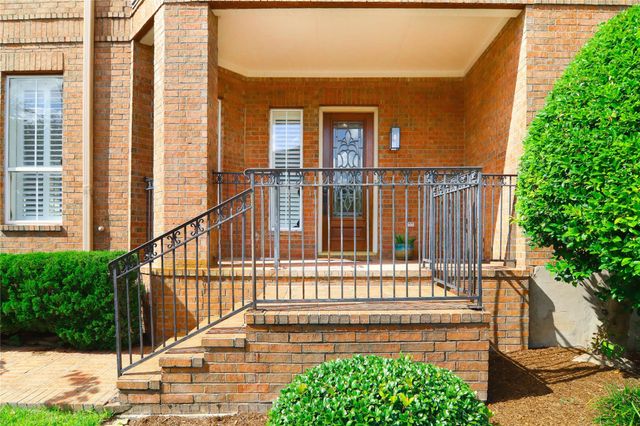 302 S Gate Stone, Houston, TX 77007