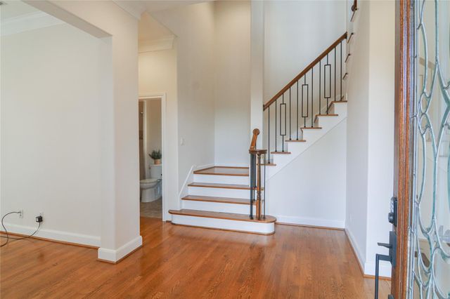 302 S Gate Stone, Houston, TX 77007
