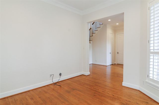 302 S Gate Stone, Houston, TX 77007