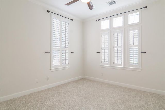 302 S Gate Stone, Houston, TX 77007
