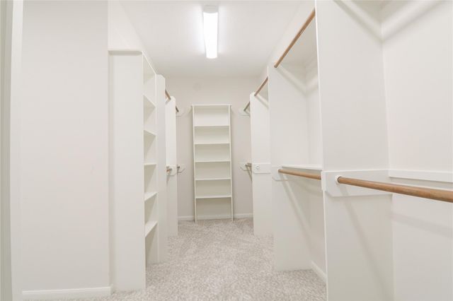 302 S Gate Stone, Houston, TX 77007