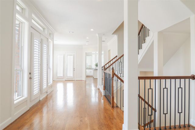 302 S Gate Stone, Houston, TX 77007