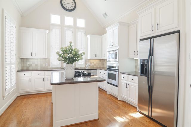 302 S Gate Stone, Houston, TX 77007