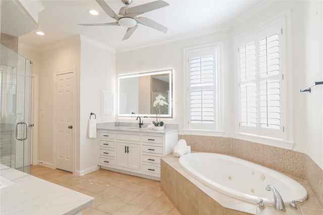 302 S Gate Stone, Houston, TX 77007
