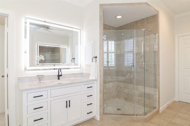302 S Gate Stone, Houston, TX 77007
