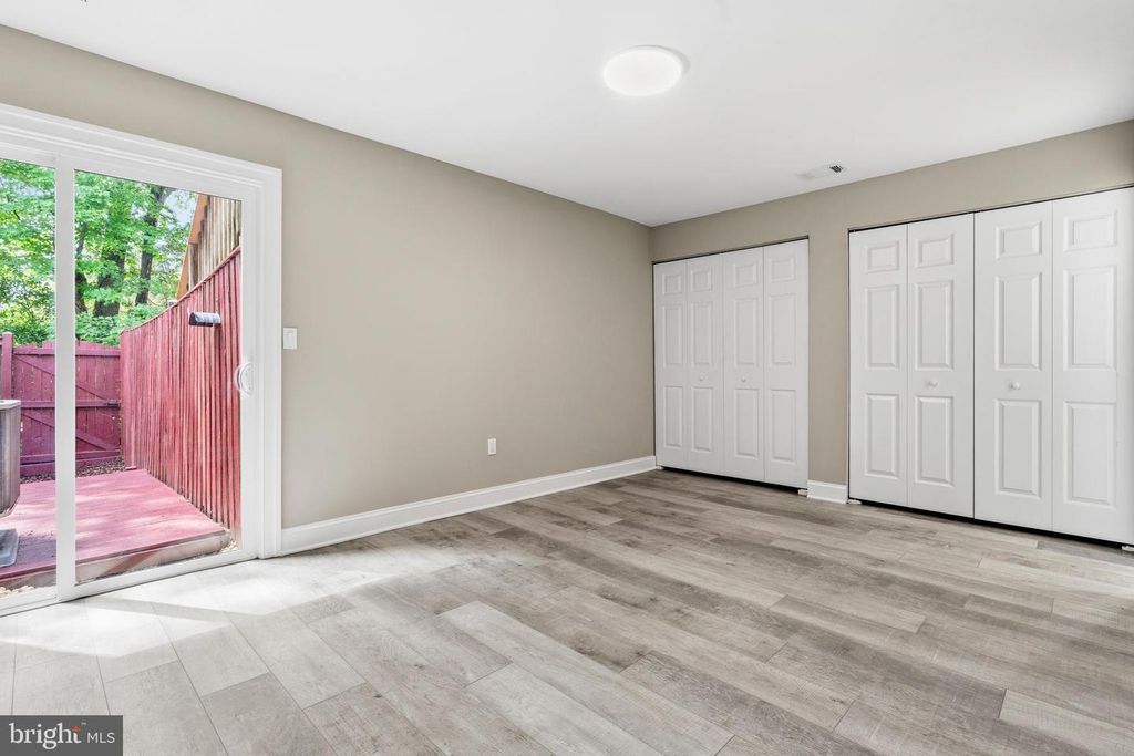 Image 13 of property listing at 8617 CIPRIANO SPRINGS CT, Lanham, MD 20706