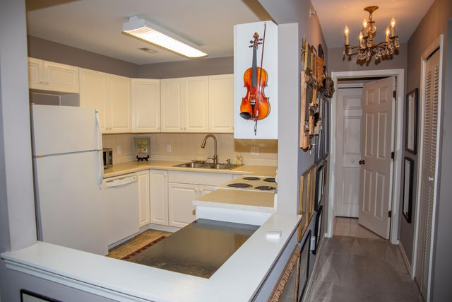 406 Sturdy Road A-12, Valparaiso, IN 46383