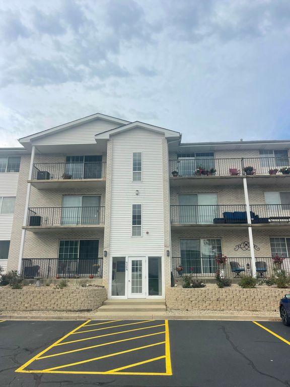 406 Sturdy Road A-12, Valparaiso, IN 46383