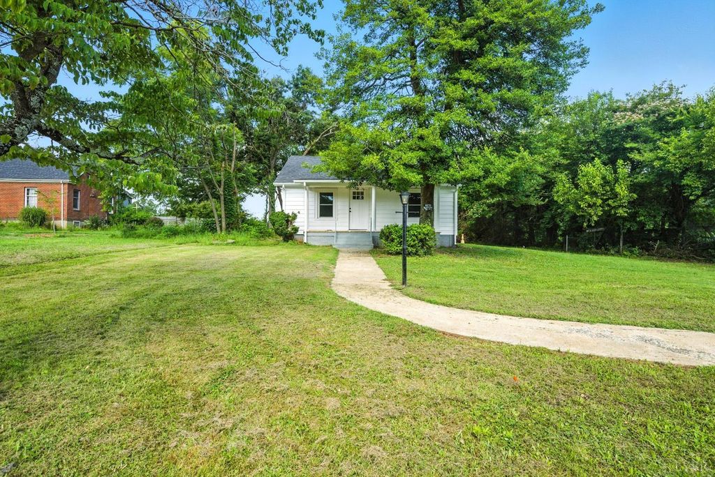 212 Main Street, Madison Heights, VA 24572
