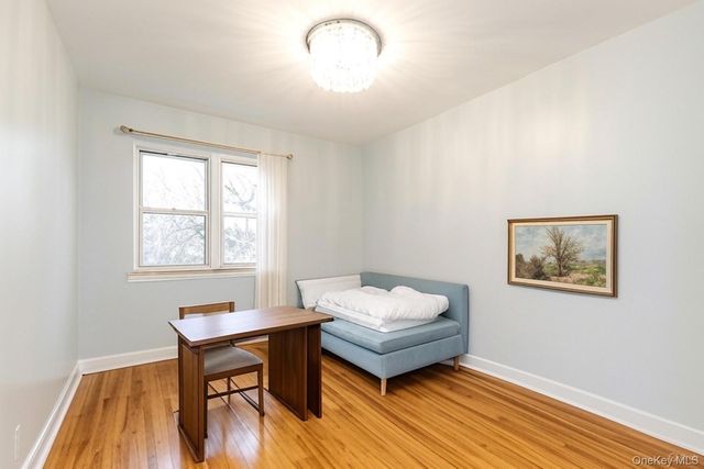 6-8 Wooleys Lane B-34, Great Neck, NY 11023