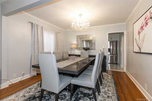 6-8 Wooleys Lane B-34, Great Neck, NY 11023