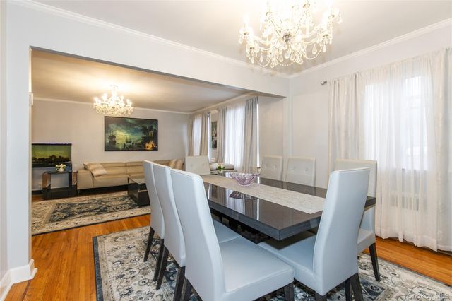 6-8 Wooleys Lane B-34, Great Neck, NY 11023