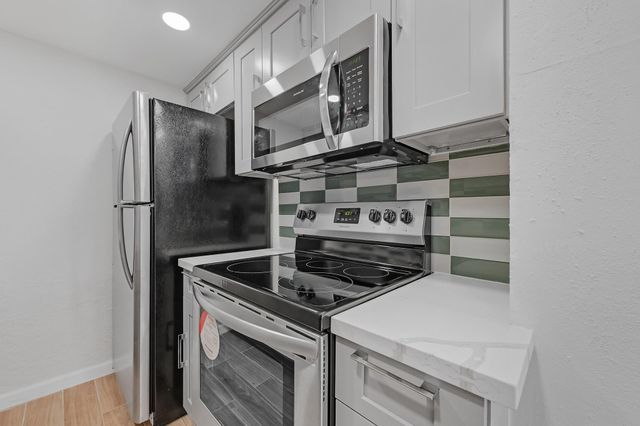 7520 Hornwood Drive 704, Houston, TX 77036