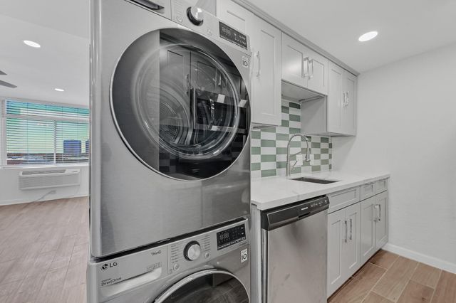 7520 Hornwood Drive 704, Houston, TX 77036