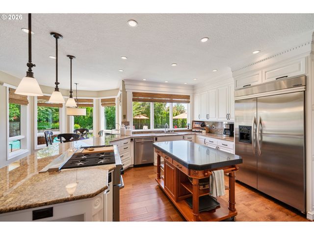 3131 COEUR D ALENE Dr, West Linn, OR 97068