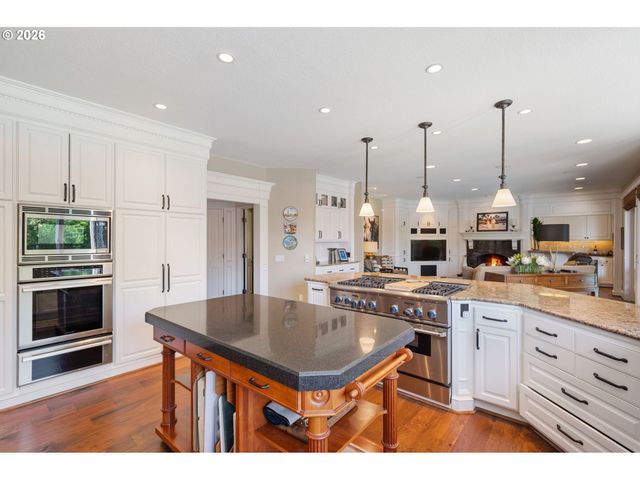 3131 COEUR D ALENE Dr, West Linn, OR 97068