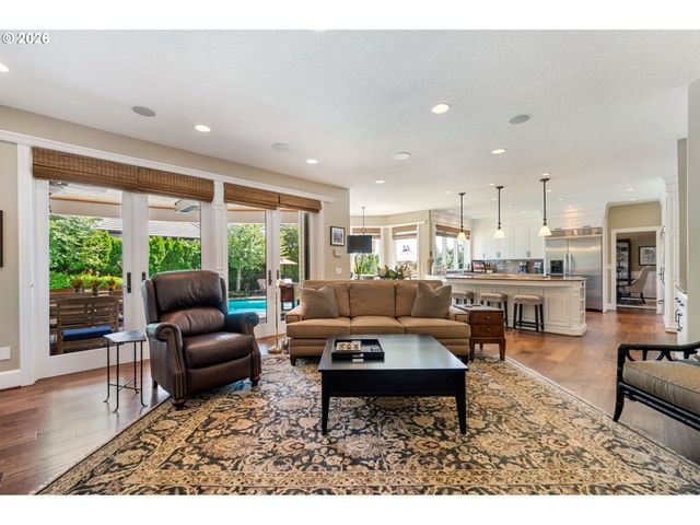 3131 COEUR D ALENE Dr, West Linn, OR 97068