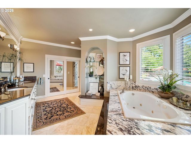 3131 COEUR D ALENE Dr, West Linn, OR 97068