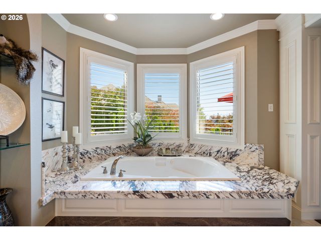 3131 COEUR D ALENE Dr, West Linn, OR 97068