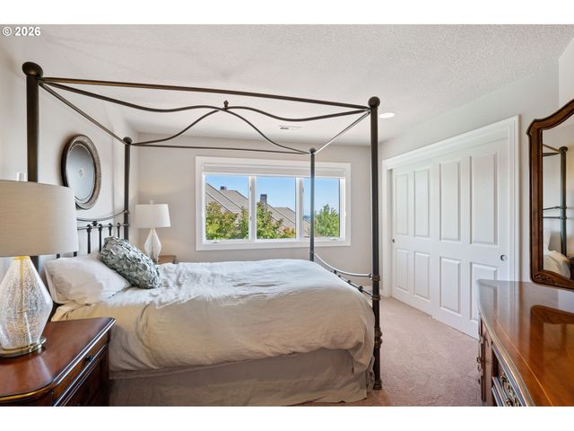 3131 COEUR D ALENE Dr, West Linn, OR 97068