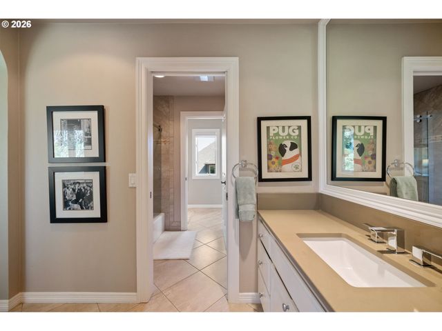 3131 COEUR D ALENE Dr, West Linn, OR 97068