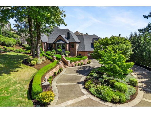 3131 COEUR D ALENE Dr, West Linn, OR 97068