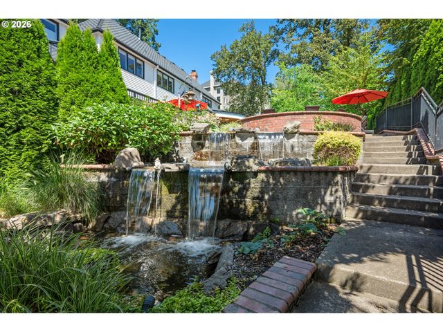 3131 COEUR D ALENE Dr, West Linn, OR 97068