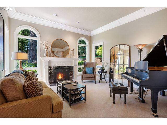 3131 COEUR D ALENE Dr, West Linn, OR 97068