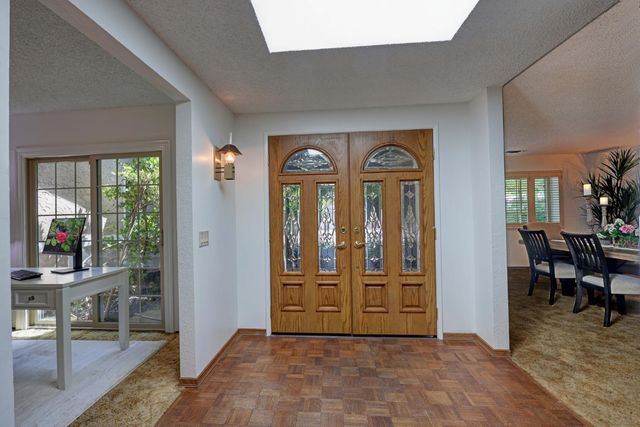 5825 Oak Garden Ct, Orangevale, CA 95662